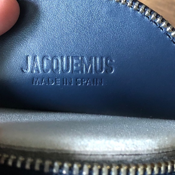 JACQUEMUS-AUTHENTIC NWT Le Pitchou Coin Wallet - Picture 3 of 16